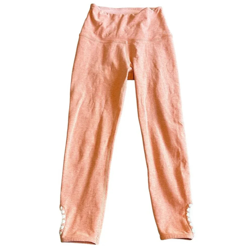 Beyond Yoga Capri Leggings Cutout Embroidered Floral Leg Detail Size Small Women